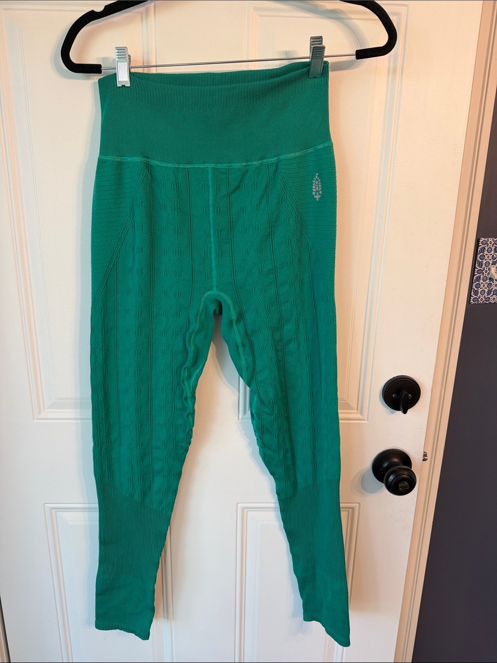 Free people movement M/L Green Cable-Knit Leggings NWOT